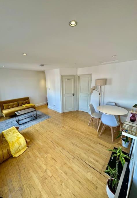 Victoria - 1 Bedroom Appartment 4 People London Bagian luar foto